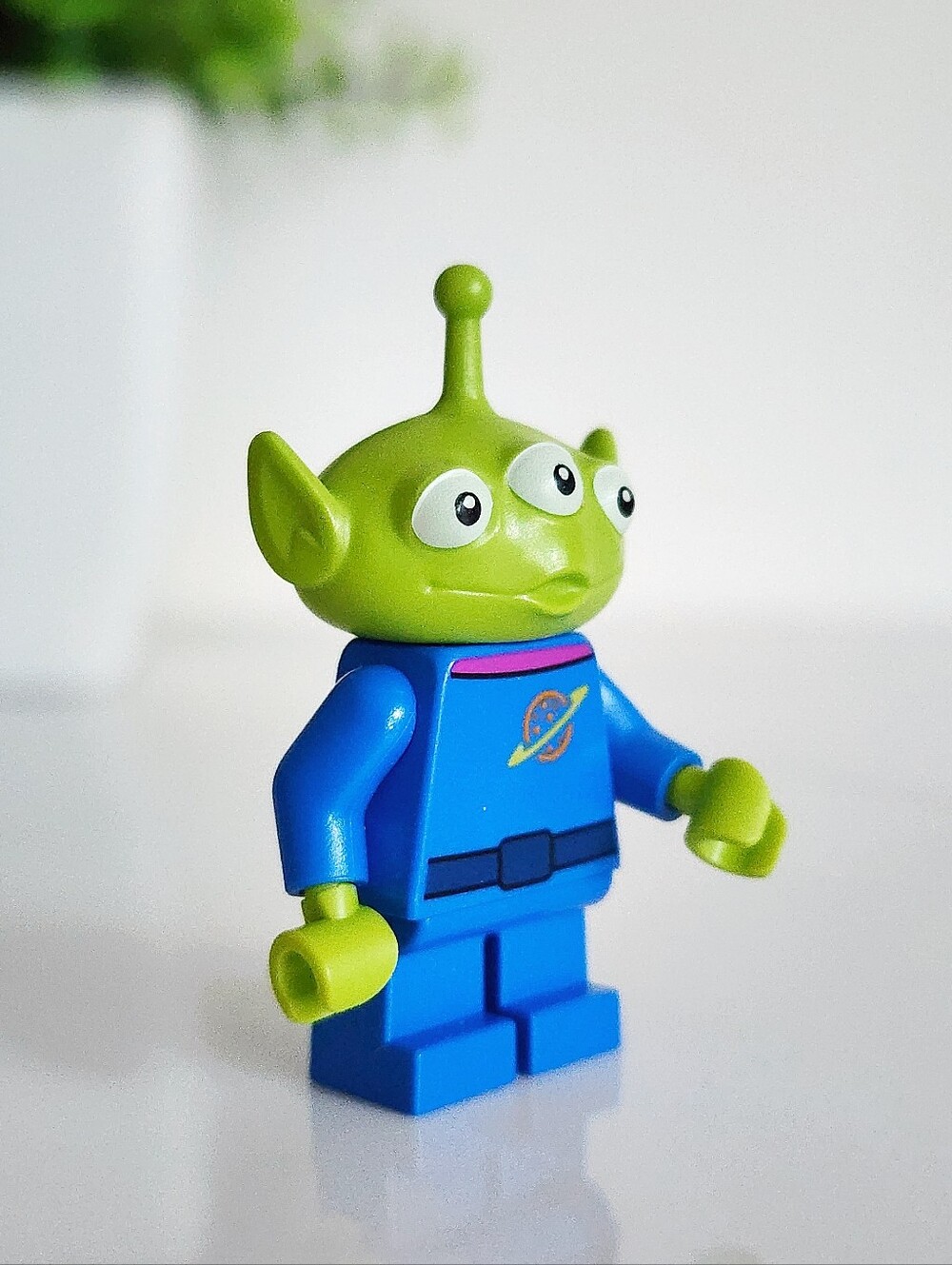 👽 Authentic LEGO Disney Pixar Toy Story Alien Minifigure Collectible 1.5" LGM